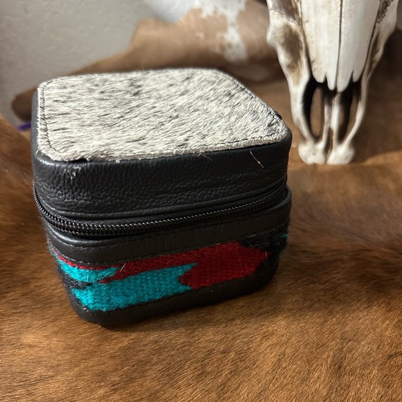 Jewelry box with hair on hide and saddle blanket - Picture 2 of 8